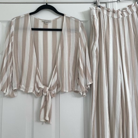 American Eagle 2 piece set - Picture 2 of 3